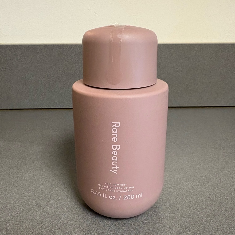 Rare Beauty Soothing Body Lotion - Soft Pink